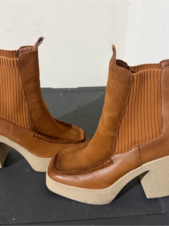 Shoes - Women’s Chestnut Platform Chelsea Boots